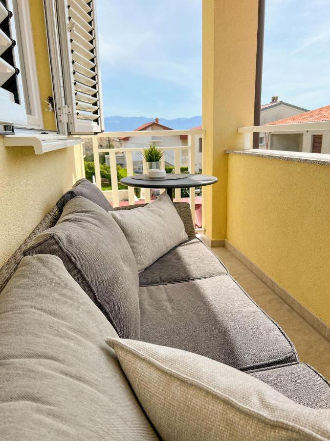 Apartment Baska Mit Poolarea - Krk, Kroatien Exterior photo